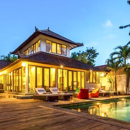 Luxury Villa Kudeta 300M Beach And Heart Of Seminyak Екстер'єр фото